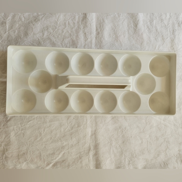 Vintage refrigerator egg tray - Picture 1 of 4
